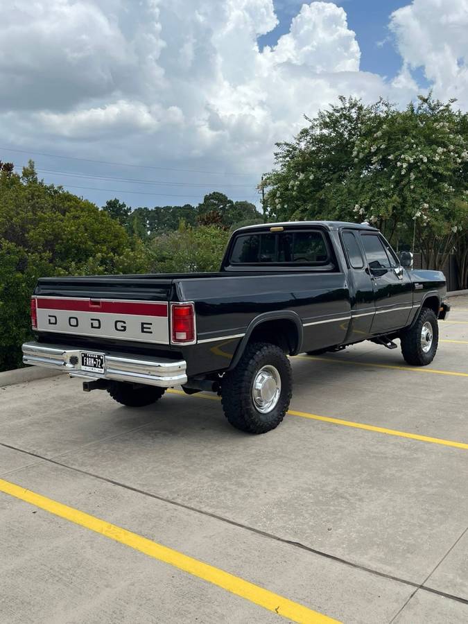 Dodge-ram-w250-4x4-diesel-1993-black-8