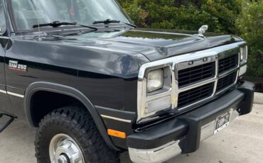 Dodge-ram-w250-club-cab-le-4x4-diesel-1993-black-12