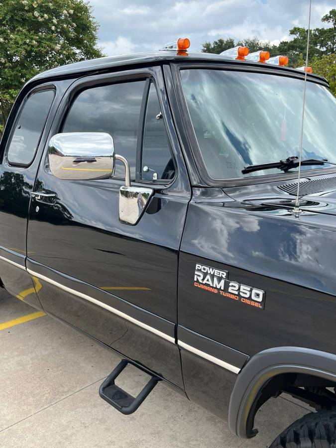 Dodge-ram-w250-club-cab-le-4x4-diesel-1993-black-13