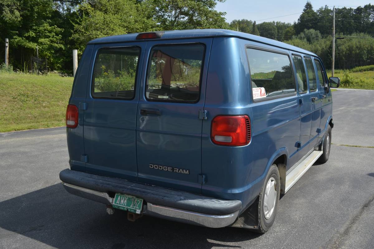 Dodge-ram-wagon-b250-1994-blue-2