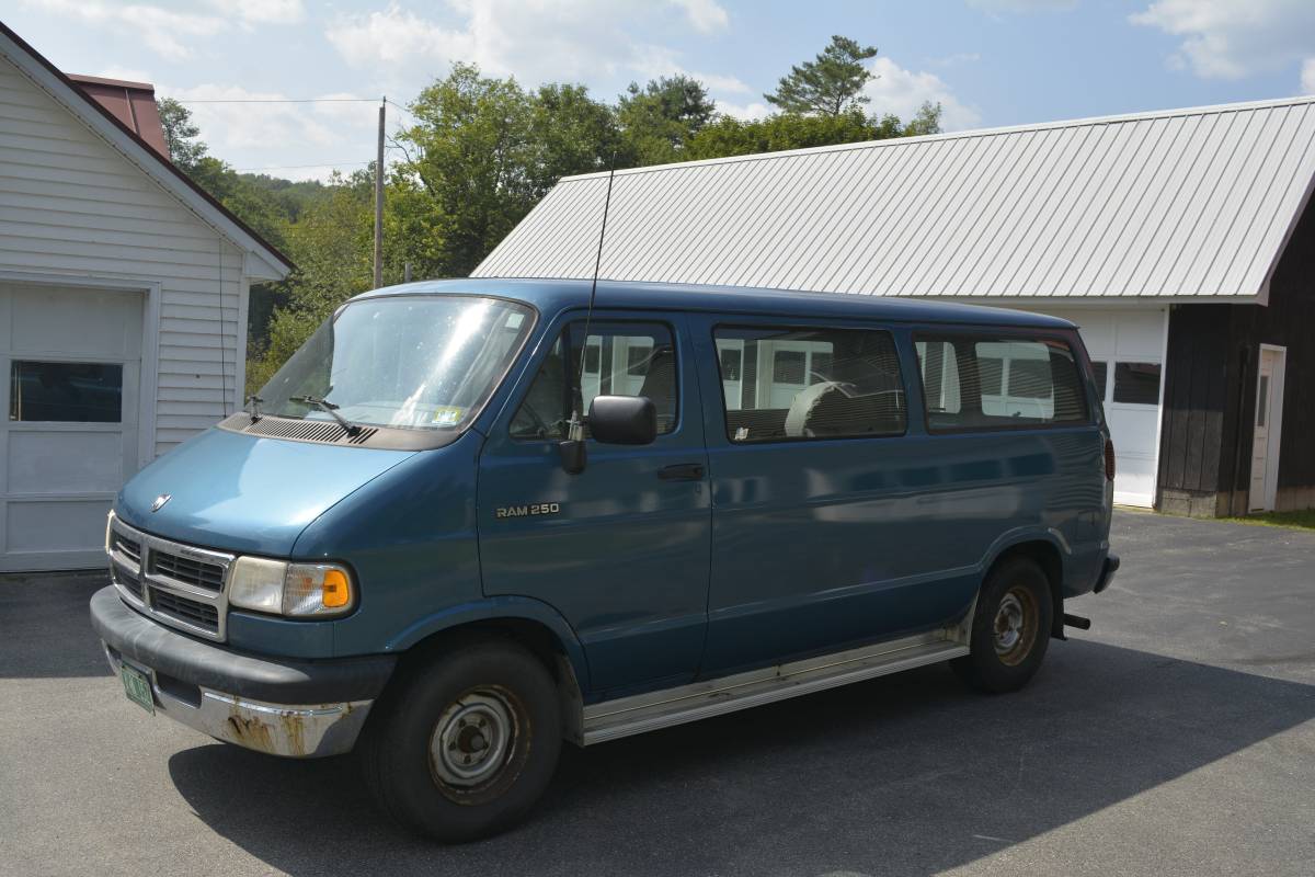 Dodge-ram-wagon-b250-1994-blue