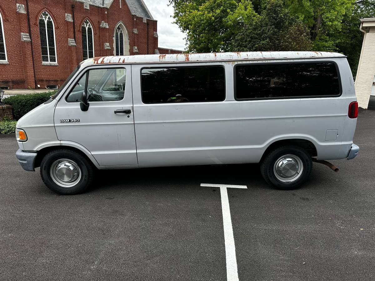 Dodge-ram-wagon-b350-cargo-van-1994-grey-1