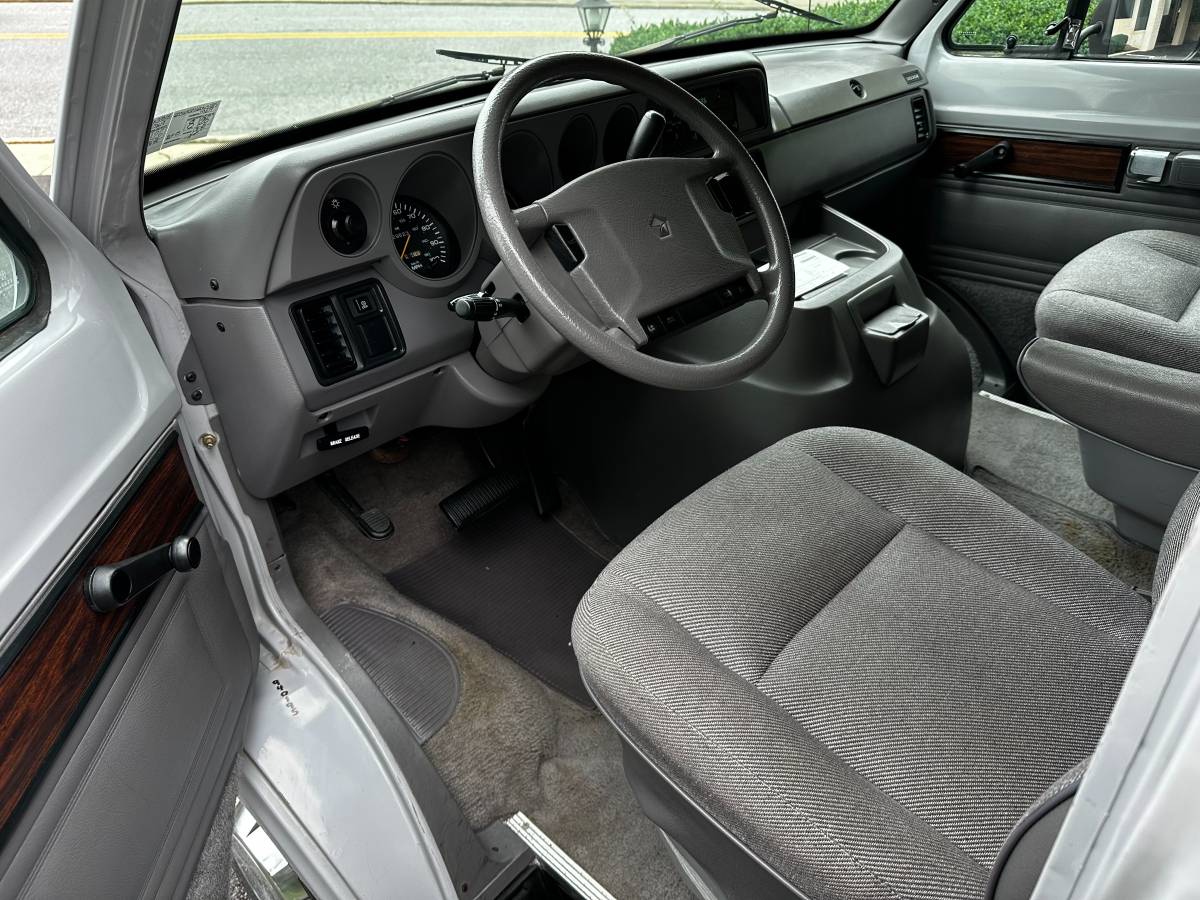 Dodge-ram-wagon-b350-cargo-van-1994-grey-12