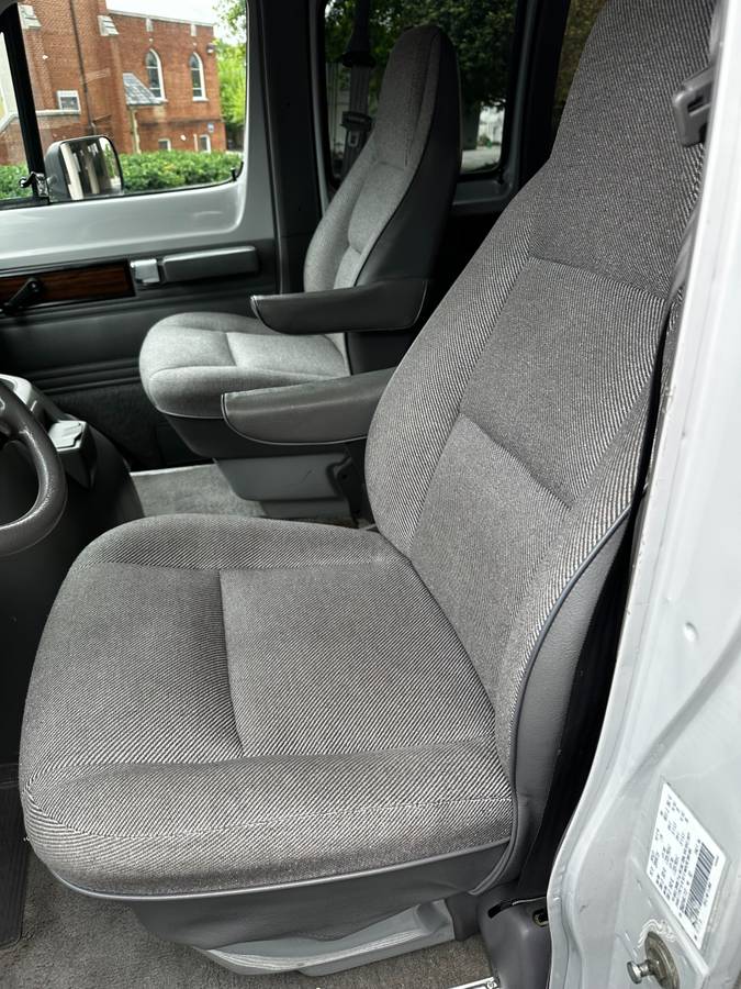 Dodge-ram-wagon-b350-cargo-van-1994-grey-13