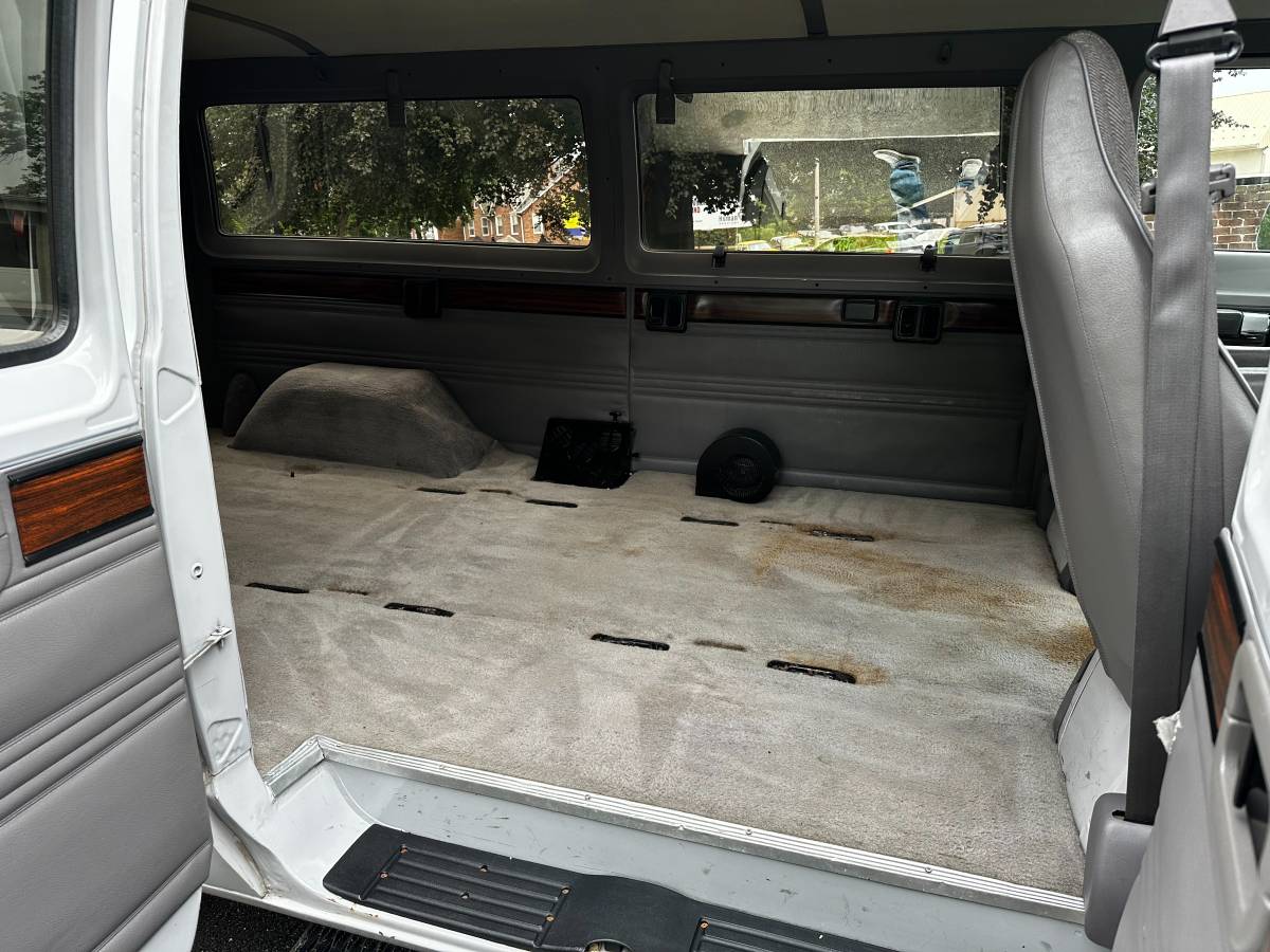 Dodge-ram-wagon-b350-cargo-van-1994-grey-14