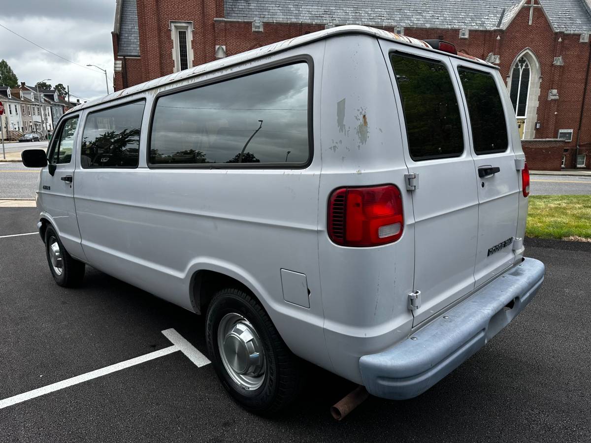 Dodge-ram-wagon-b350-cargo-van-1994-grey-2