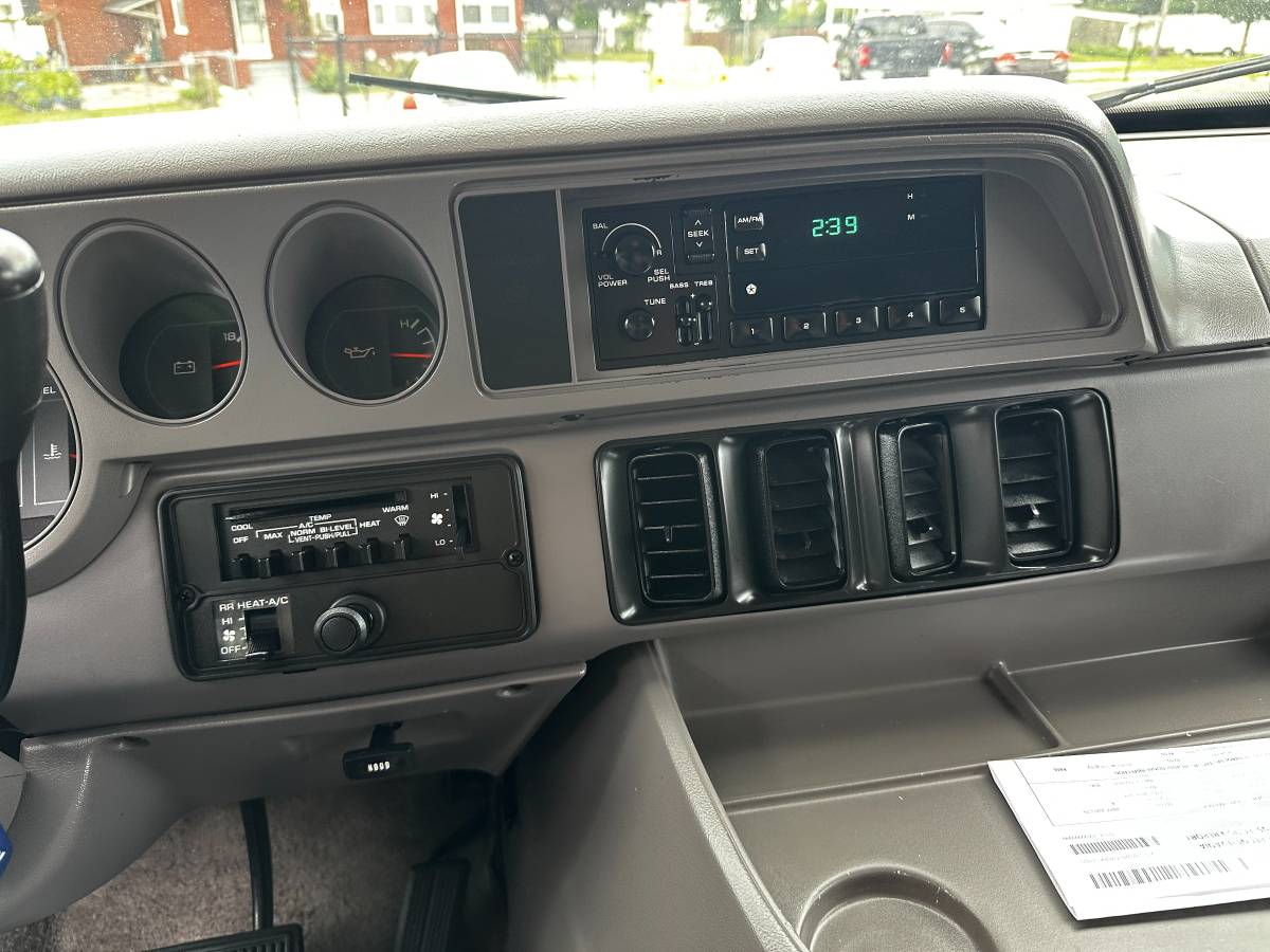 Dodge-ram-wagon-b350-cargo-van-1994-grey-5