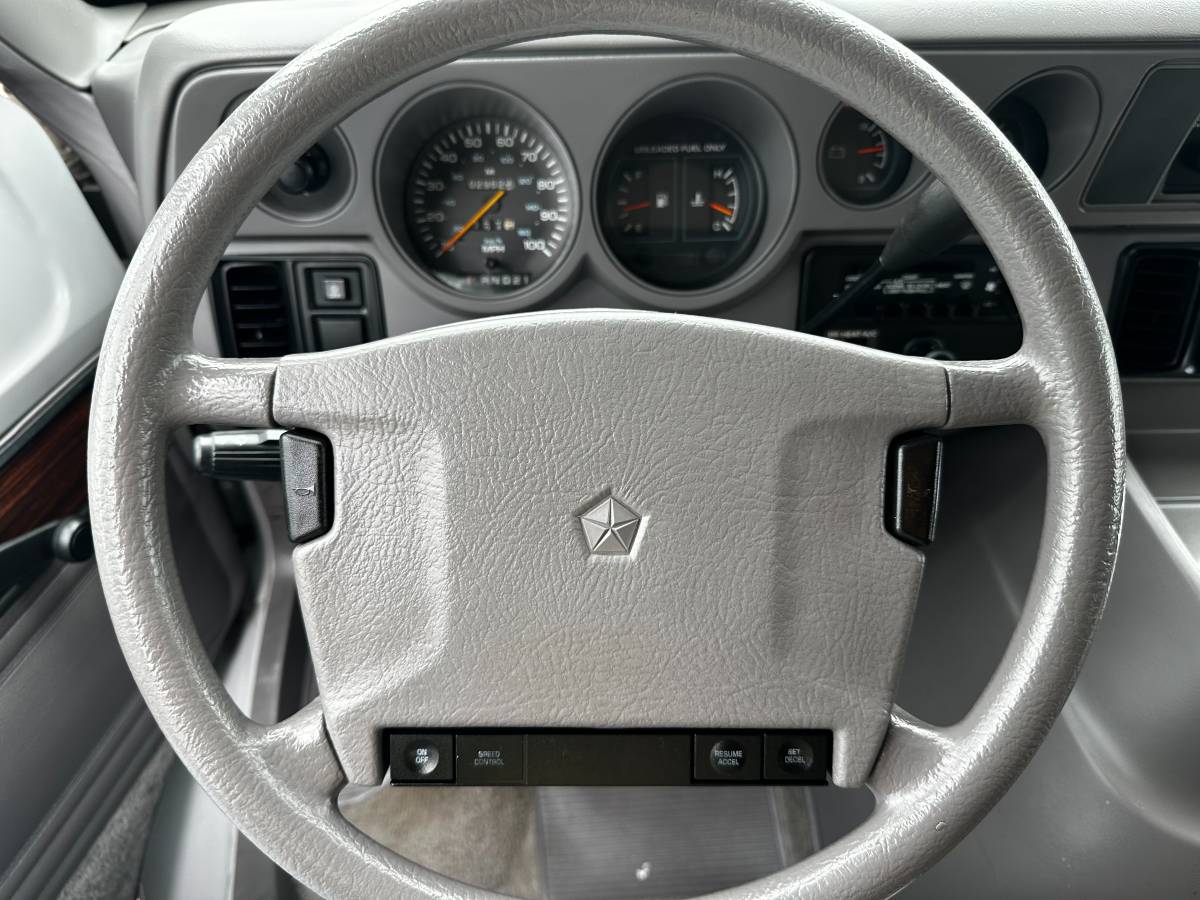 Dodge-ram-wagon-b350-cargo-van-1994-grey-6