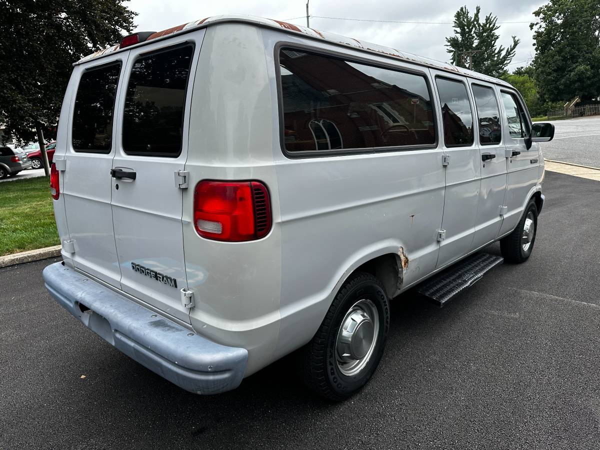 Dodge-ram-wagon-b350-cargo-van-1994-grey-8