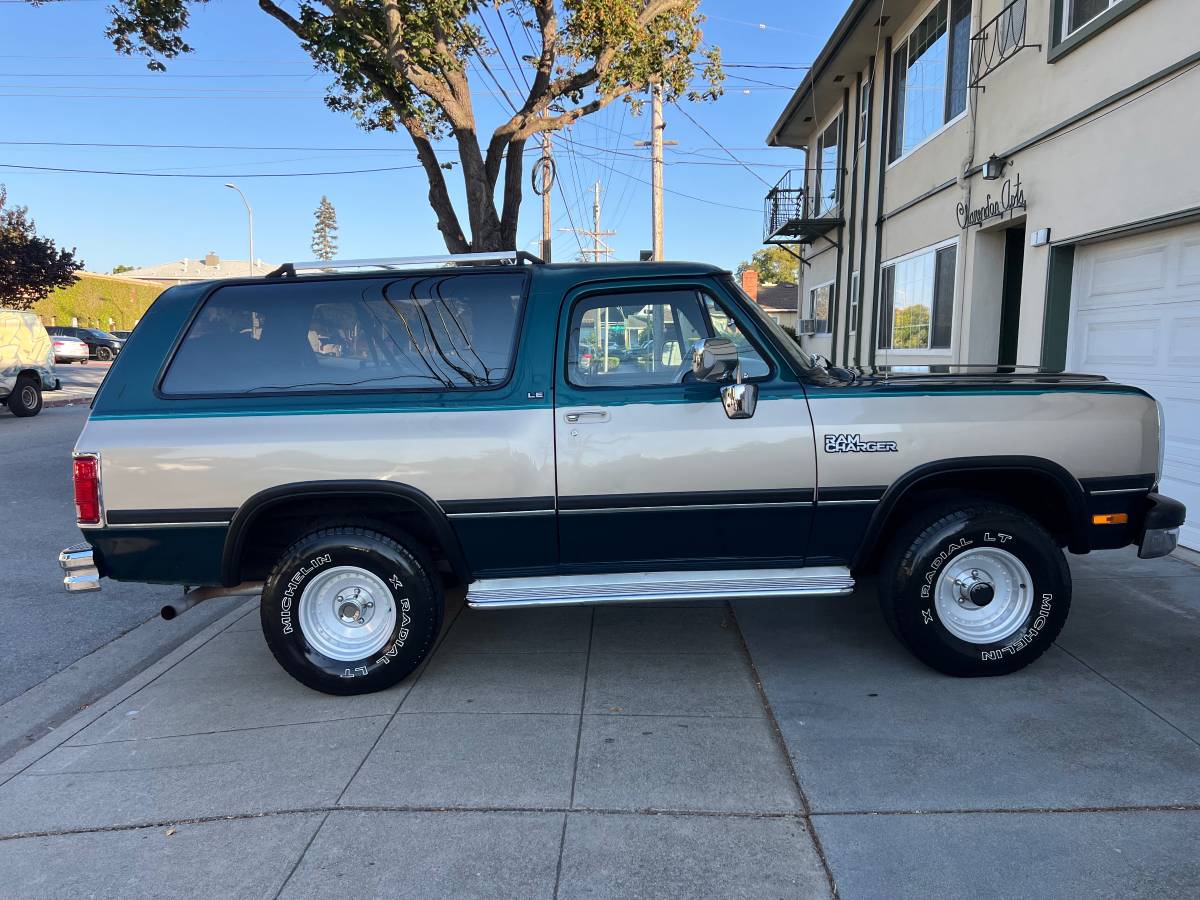 Dodge-ramc-1993-2