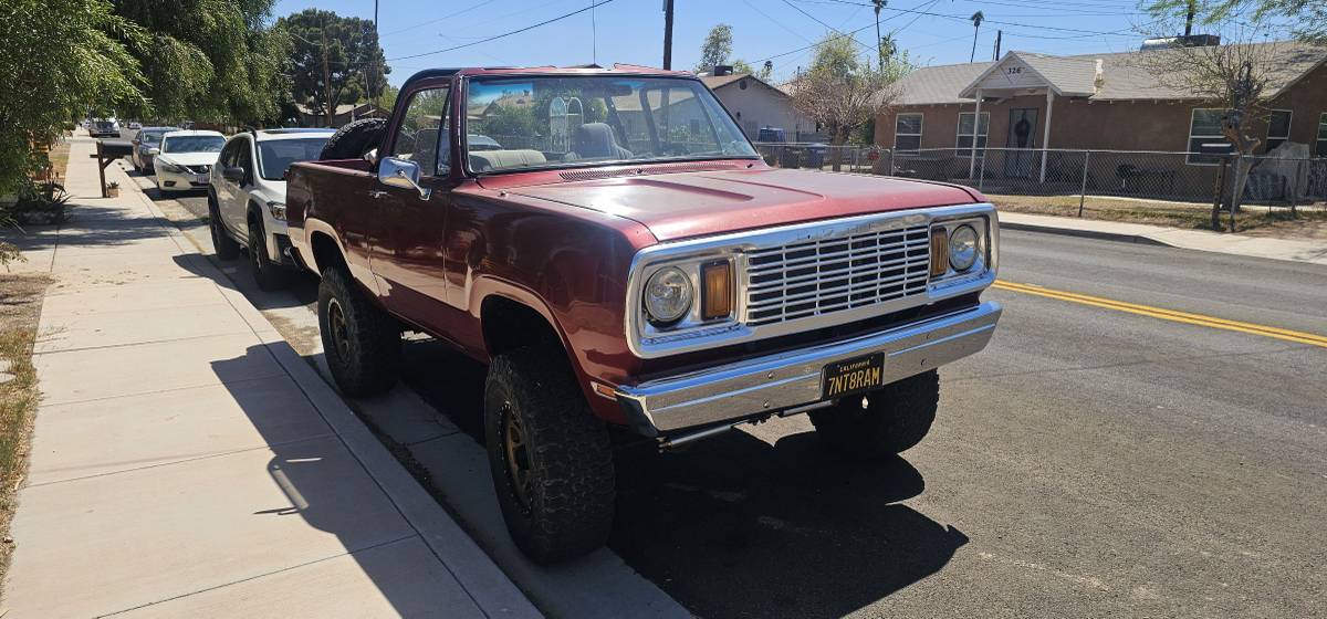 Dodge-ramcharger-1978-red-4