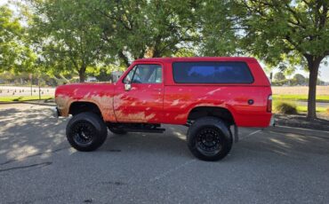 Dodge-ramcharger-1979-red-1