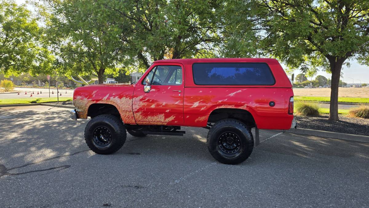 Dodge-ramcharger-1979-red-1