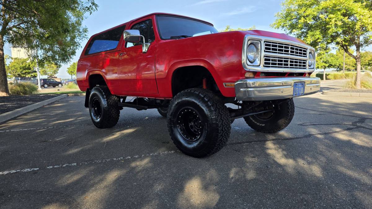 Dodge-ramcharger-1979-red-13