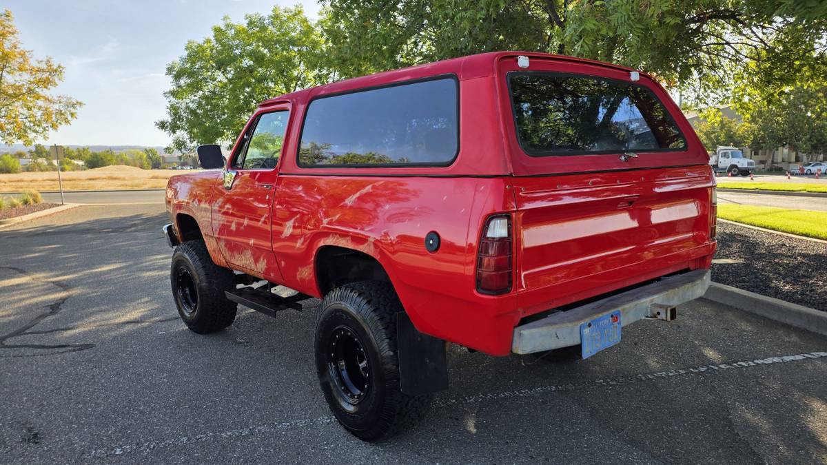 Dodge-ramcharger-1979-red-16