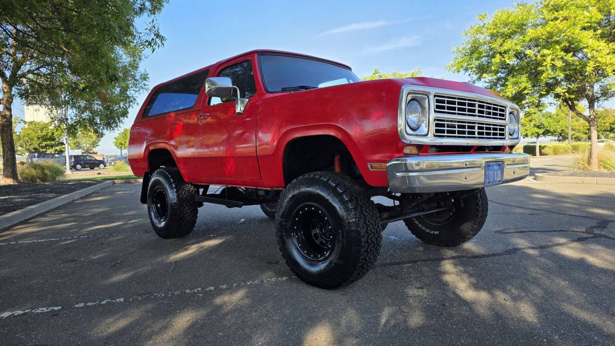 Dodge-ramcharger-1979-red-7