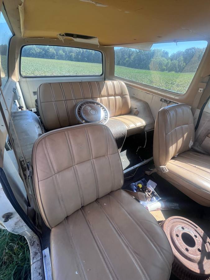 Dodge-ramcharger-1982-white-5