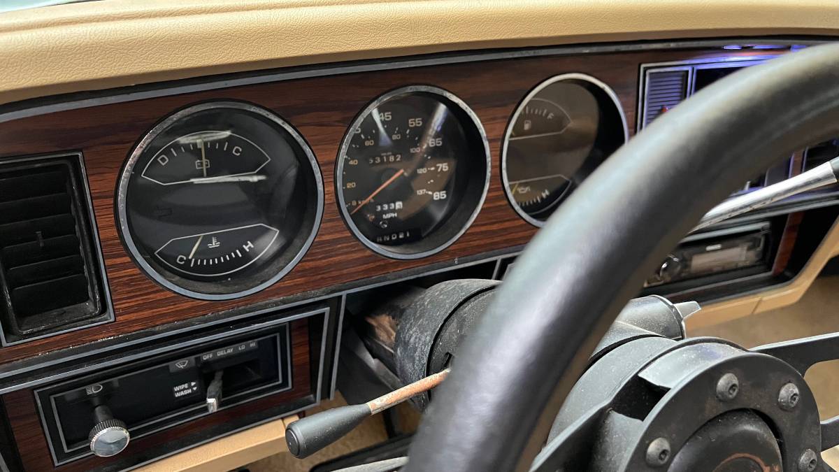 Dodge-ramcharger-1984-brown-4