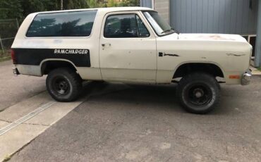 Dodge-ramcharger-1985-1