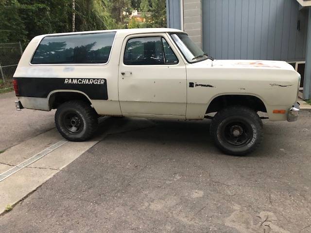 Dodge-ramcharger-1985-1