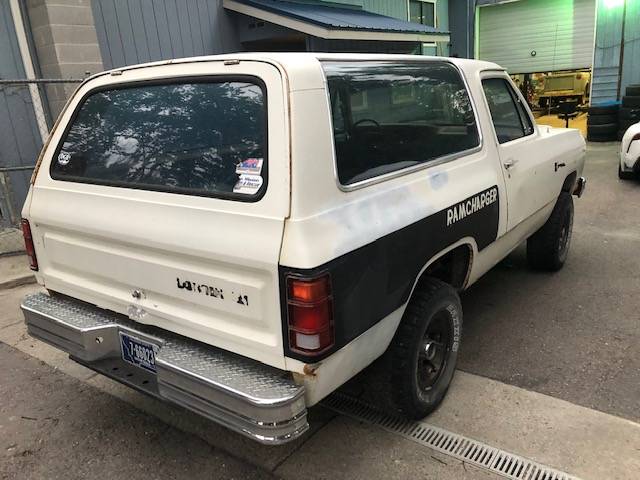 Dodge-ramcharger-1985-3