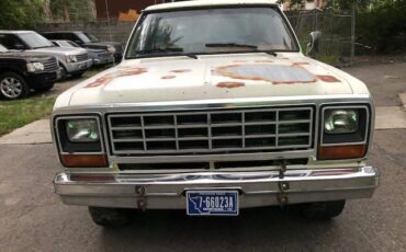 Dodge-ramcharger-1985-4