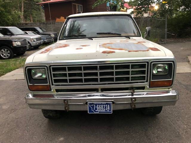 Dodge-ramcharger-1985-4