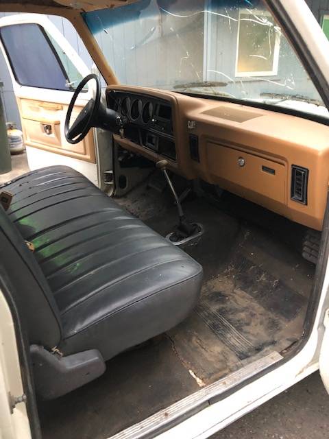 Dodge-ramcharger-1985-8