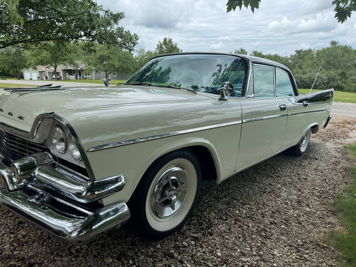 Dodge-royal-lancer-1958-white-1