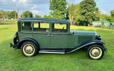 Dodge-sedan-1931-green-10