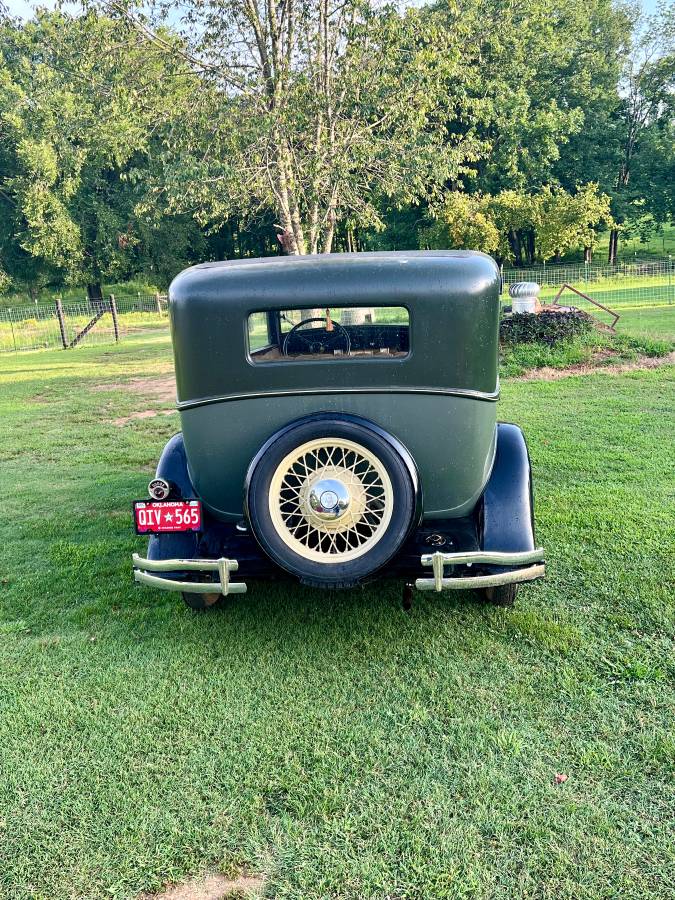 Dodge-sedan-1931-green-14
