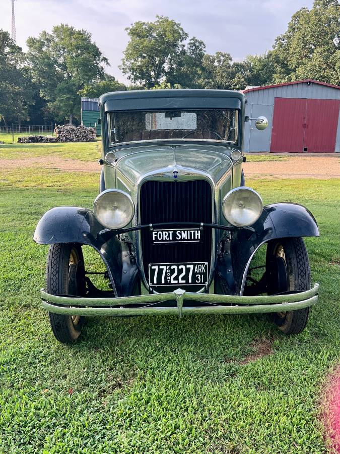 Dodge-sedan-1931-green-16