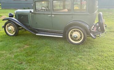 Dodge-sedan-1931-green-17