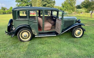 Dodge-sedan-1931-green-7