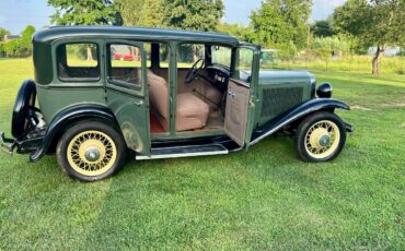 Dodge-sedan-1931-green-8