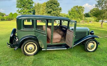 Dodge-sedan-1931-green-9