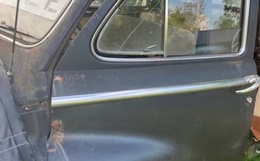 Dodge-sedan-1948-black-4