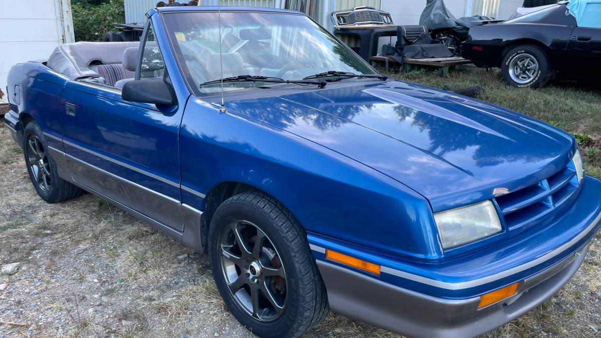 Dodge-shadow-convertible-1991-blue