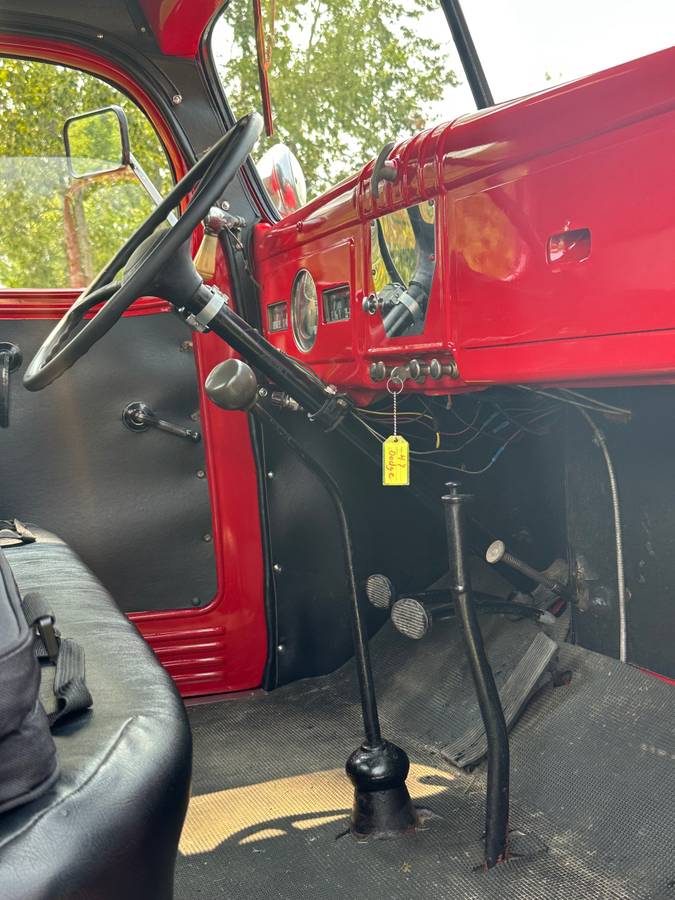 Dodge-stake-truck-1947-red-17