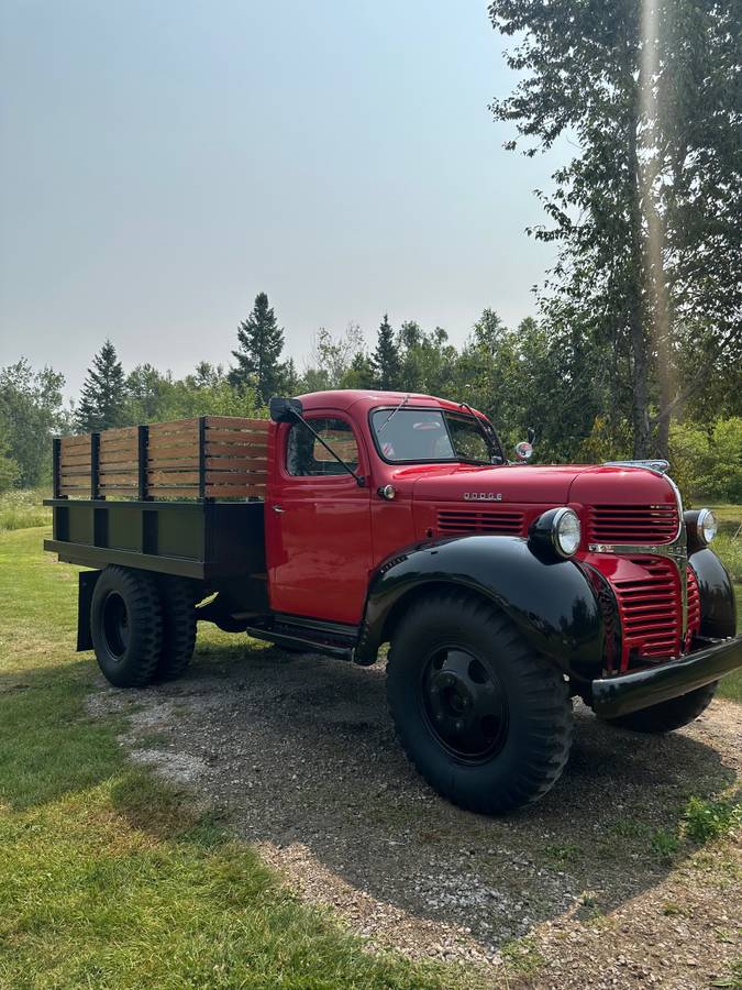 Dodge-stake-truck-1947-red-2