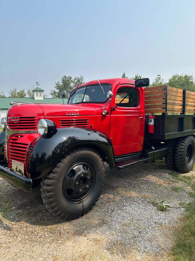 Dodge-stake-truck-1947-red-4