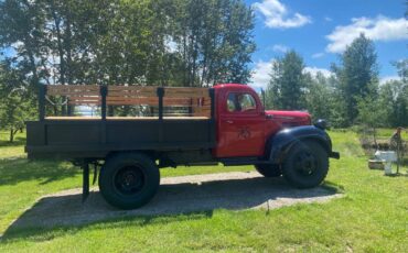 Dodge-stake-truck-1947-red-5