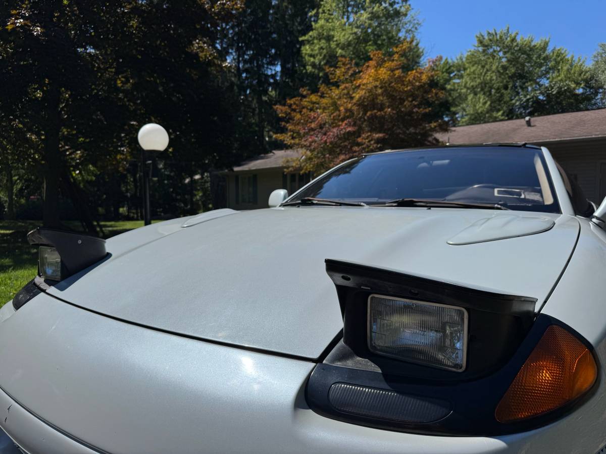 Dodge-stealth-1993-white-11