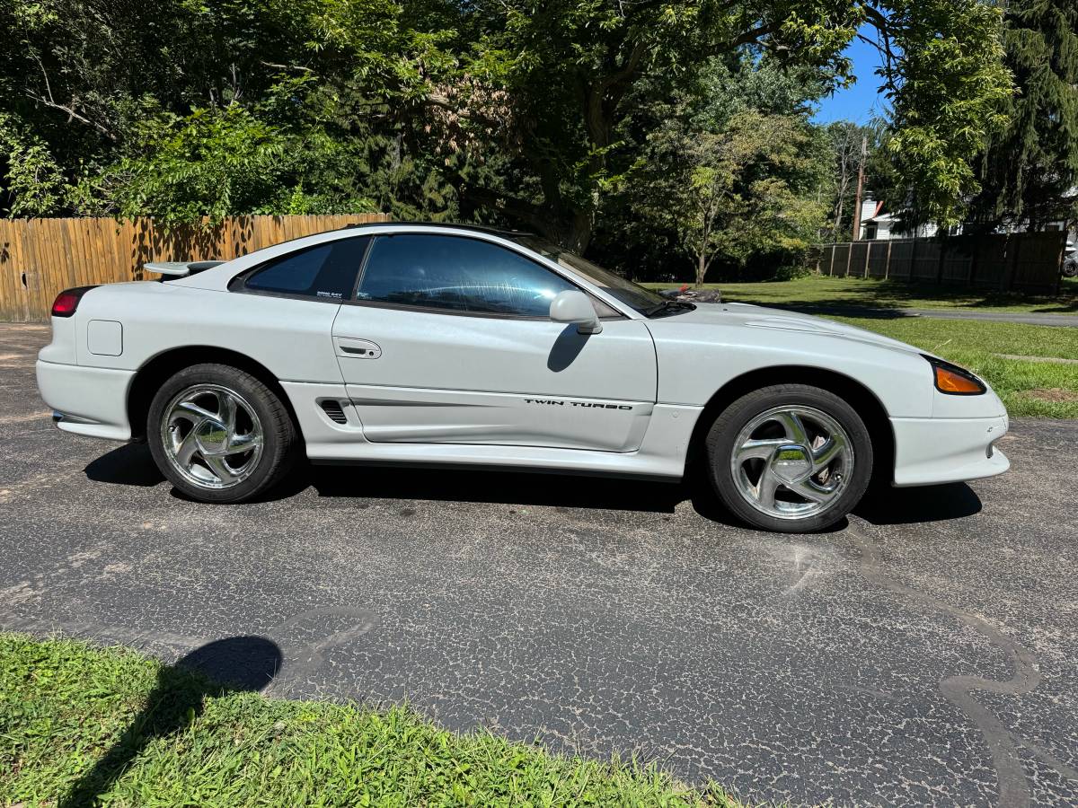 Dodge-stealth-1993-white-3
