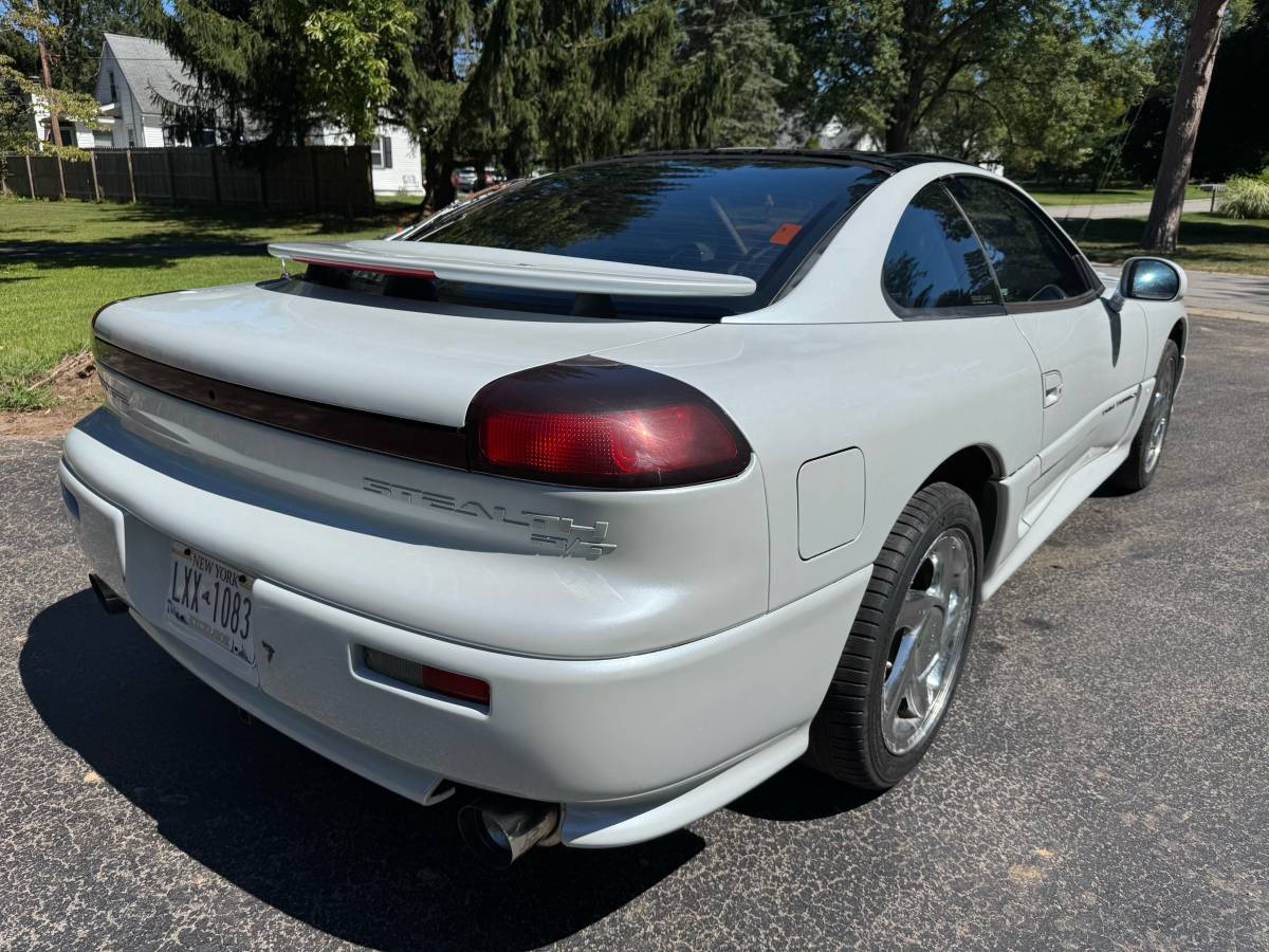 Dodge-stealth-1993-white-4