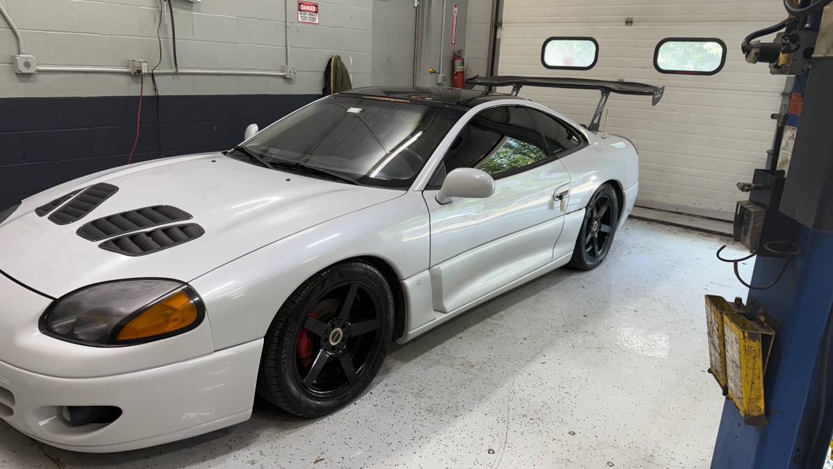 Dodge-stealth-1994-white-3