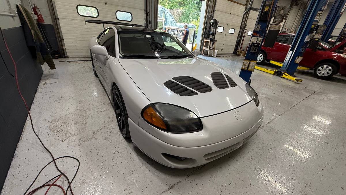 Dodge-stealth-1994-white-5