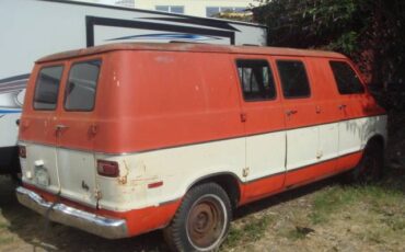 Dodge-tradesman-b200-b-200-1972-7