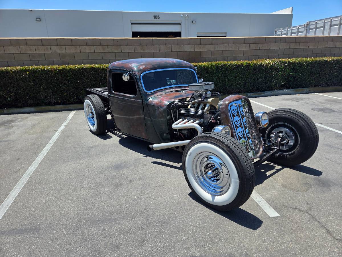 Dodge-truck-1937-brown