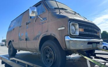 Dodge-van-1975-brown-3